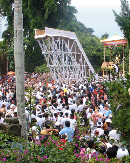 CEREMONIE DE CREMATION ROYALE A UBUD 2